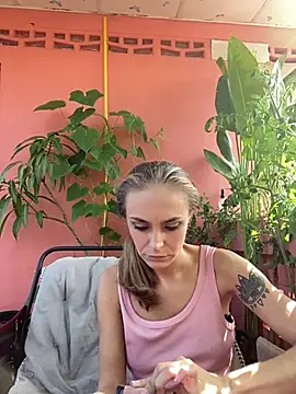 White Lu online show from 04-19-26, 02:12