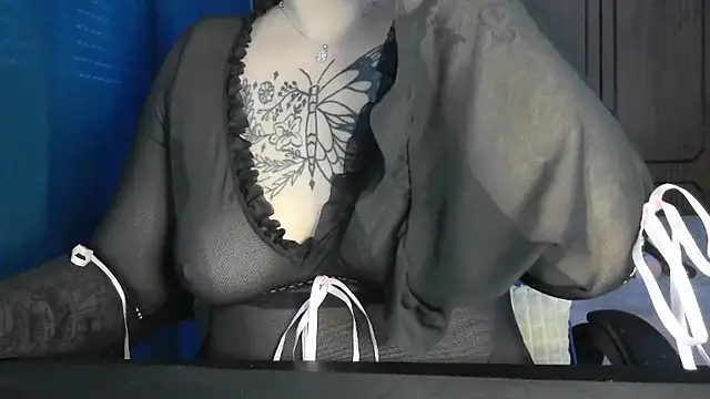 Snapshot of bunnyfox420 chatting on 12-05-25, 05:11 bunnyfox420 online show from 12-05-25, 05:11