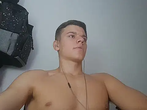Snapshot of vitorsafado19 chatting on 02-09-25, 04:57 vitorsafado19 online show from 02-09-25, 04:57