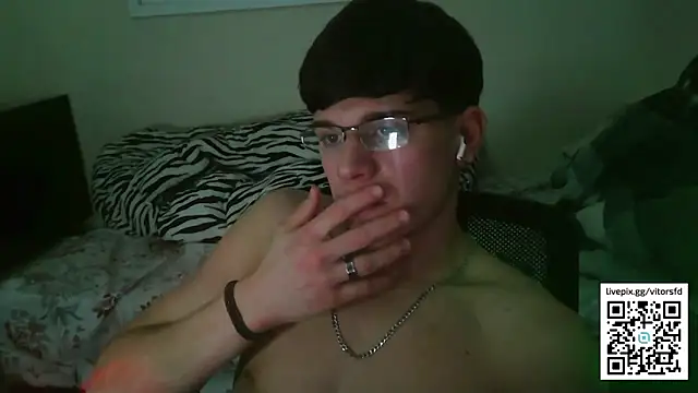 Snapshot of vitorsafado19 chatting on 10-04-25, 06:15 vitorsafado19 online show from 10-04-25, 06:15