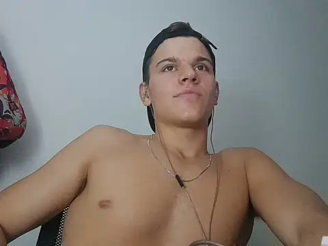 Snapshot of vitorsafado19 chatting on 03-05-25, 04:56 vitorsafado19 online show from 03-05-25, 04:56