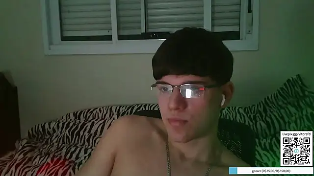 Snapshot of vitorsafado19 chatting on 10-19-25, 05:10 vitorsafado19 online show from 10-19-25, 05:10