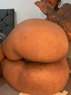 Snapshot of Charlotte_bronxxx chatting on 09-27-25, 08:59 Charlotte bronxxx online show from 09-27-25, 08:59