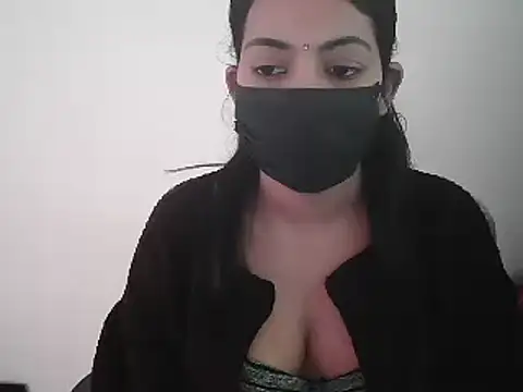 Snapshot of Reddy_Trisha chatting on 02-02-25, 04:26 Reddy Trisha online show from 02-02-25, 04:26