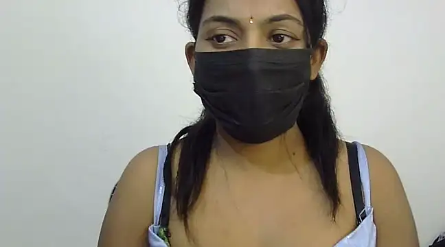 Snapshot of Reddy_Trisha chatting on 01-22-25, 02:24 Reddy Trisha online show from 01-22-25, 02:24