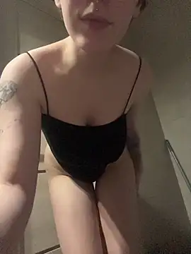 Molli Luv online show from 01-14-26, 05:05