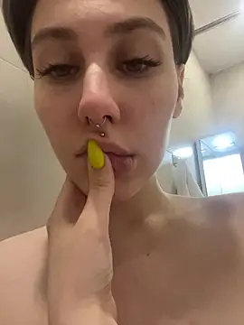 Molli Luv online show from 12-04-25, 07:18