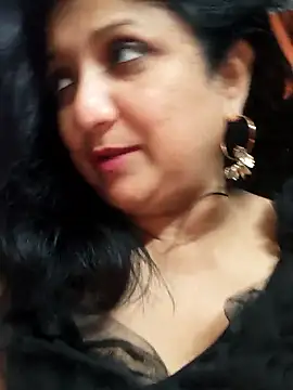 Snapshot of horny_lizia chatting on 12-15-25, 07:31 horny lizia online show from 12-15-25, 07:31