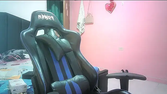 Snapshot of mariana0x chatting on 02-19-26, 08:28 mariana0x online show from 02-19-26, 08:28