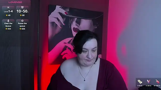 QueenOfHaze online show from 05-26-26, 08:12