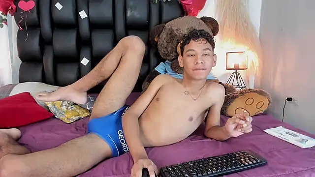 Snapshot of Amberr1 chatting on 02-17-25, 12:16 Amberr1 online show from 02-17-25, 12:16