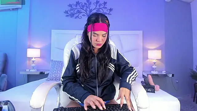 ZoeySnow online show from 10-09-25, 12:17