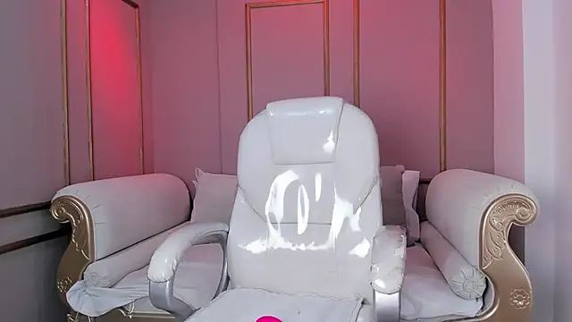 ZoeySnow online show from 12-16-25, 12:20