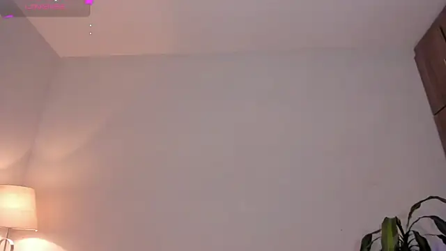 Snapshot of Hannah_Jonhson chatting on 07-15-26, 01:23 Hannah Jonhson online show from 07-15-26, 01:23
