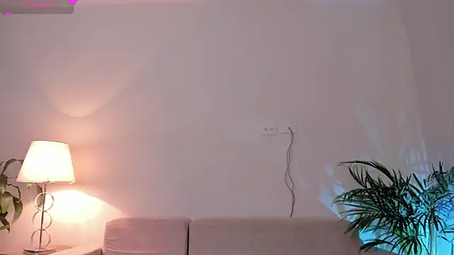 Hannah Jonhson online show from 04-10-26, 03:46