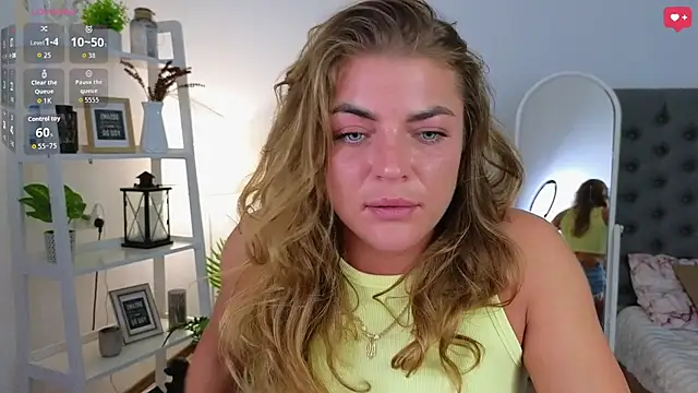 Donna Sun online show from 09-28-25, 08:54