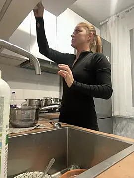 Donna Sun online show from 02-10-25, 06:35