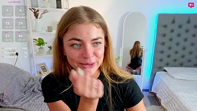 Donna Sun online show from 03-17-25, 10:38