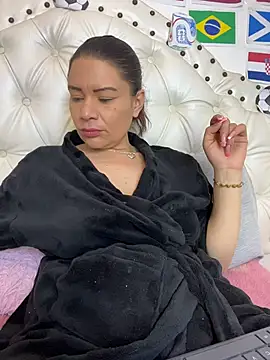 isabelajonesgl online show from 06-18-26, 07:52
