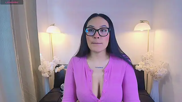 Snapshot of Victoria_Collinns chatting on 04-20-26, 04:30 Victoria Collinns online show from 04-20-26, 04:30