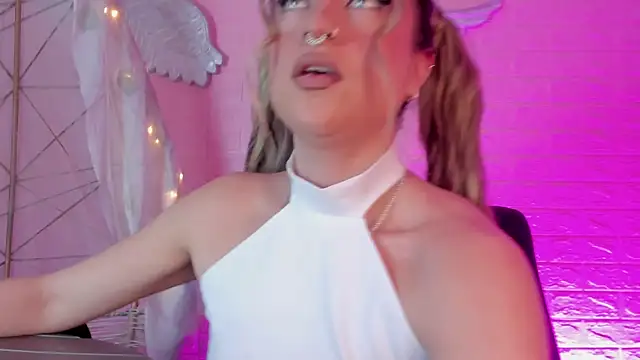 Snapshot of Valka_praskov chatting on 12-17-25, 02:00 Valka praskov online show from 12-17-25, 02:00