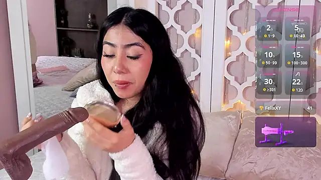 Snapshot of aniie_west chatting on 02-18-25, 03:20 aniie west online show from 02-18-25, 03:20