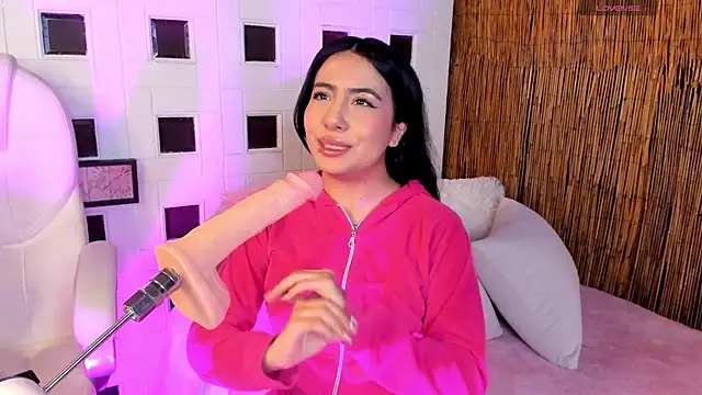 Snapshot of aniie_west chatting on 03-13-25, 12:56 aniie west online show from 03-13-25, 12:56