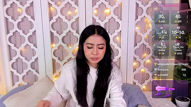 Snapshot of aniie_west chatting on 02-17-25, 03:33 aniie west online show from 02-17-25, 03:33