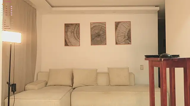 cinnamon crisss online show from 05-16-26, 01:48