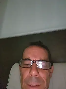Snapshot of Kenhornu chatting on 07-16-26, 01:41 Kenhornu online show from 07-16-26, 01:41