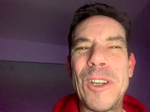 Snapshot of Kenhornu chatting on 11-20-25, 12:00 Kenhornu online show from 11-20-25, 12:00
