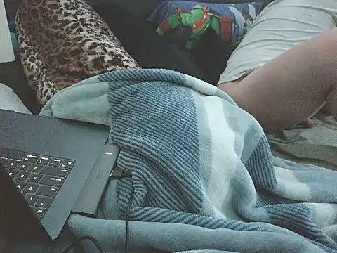 JuiicyASIAN online show from 11-21-25, 10:14