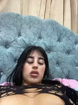 Snapshot of Girl_milk7 chatting on 03-21-25, 08:50 Girl milk7 online show from 03-21-25, 08:50