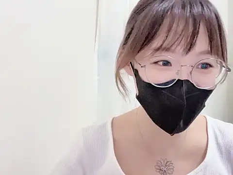 Snapshot of Chu1314 chatting on 03-13-25, 03:39 Chu1314 online show from 03-13-25, 03:39