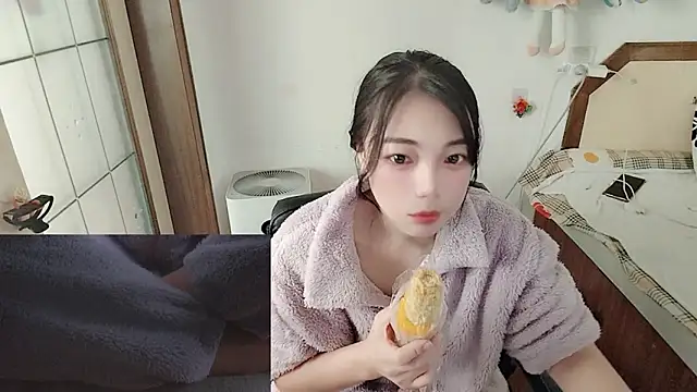 Snapshot of Song_99 chatting on 03-04-26, 04:09 Song 99 online show from 03-04-26, 04:09