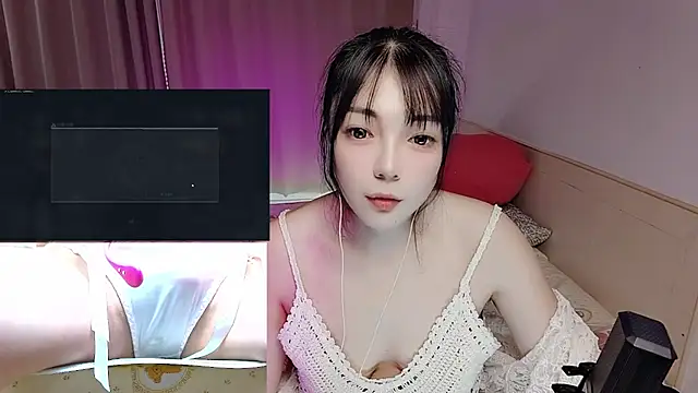 Snapshot of Song_99 chatting on 12-20-25, 05:54 Song 99 online show from 12-20-25, 05:54