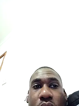 Snapshot of babyboy_tee chatting on 09-21-25, 09:20 babyboy tee online show from 09-21-25, 09:20