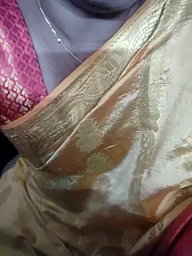 laxmitelugu78 online show from 09-29-25, 04:56