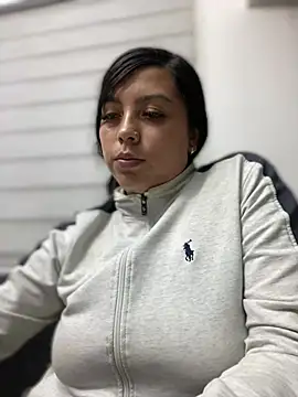 Snapshot of Im-Allysoon chatting on 02-05-25, 02:19 Im-Allysoon online show from 02-05-25, 02:19