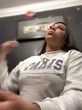 Snapshot of Im-Allysoon chatting on 02-13-25, 11:37 Im-Allysoon online show from 02-13-25, 11:37