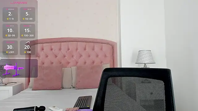 Kendall  Fox online show from 03-19-25, 04:57