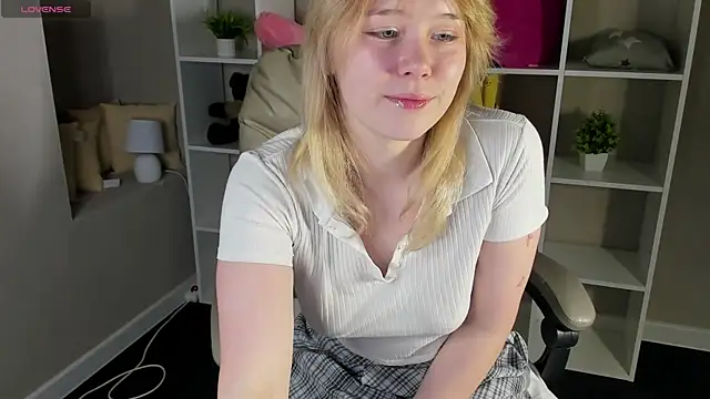 Amy Kimberlly online show from 09-15-25, 01:06