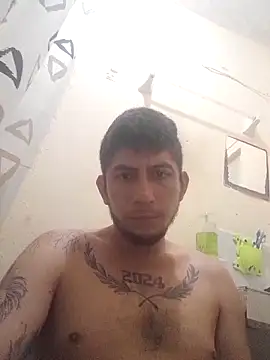 Snapshot of carlospiolinz chatting on 10-17-25, 05:22 carlospiolinz online show from 10-17-25, 05:22