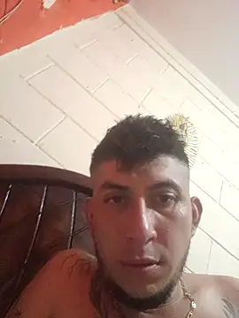 Snapshot of carlospiolinz chatting on 10-24-25, 09:36 carlospiolinz online show from 10-24-25, 09:36