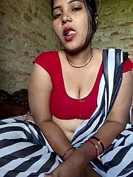 Snapshot of Simrandeshipp chatting on 02-28-26, 05:40 Simrandeshipp online show from 02-28-26, 05:40