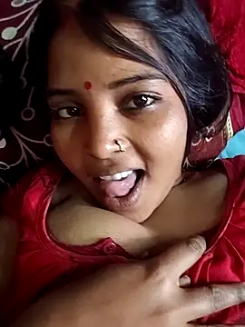 Snapshot of Simrandeshipp chatting on 03-10-26, 07:12 Simrandeshipp online show from 03-10-26, 07:12