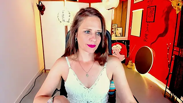 Snapshot of EmiliaBedy chatting on 06-03-26, 09:21 EmiliaBedy online show from 06-03-26, 09:21