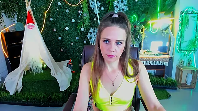 EmiliaBedy online show from 12-18-25, 09:03