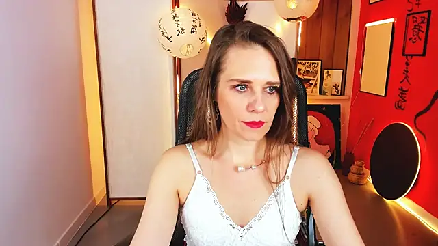 EmiliaBedy online show from 04-15-26, 05:13