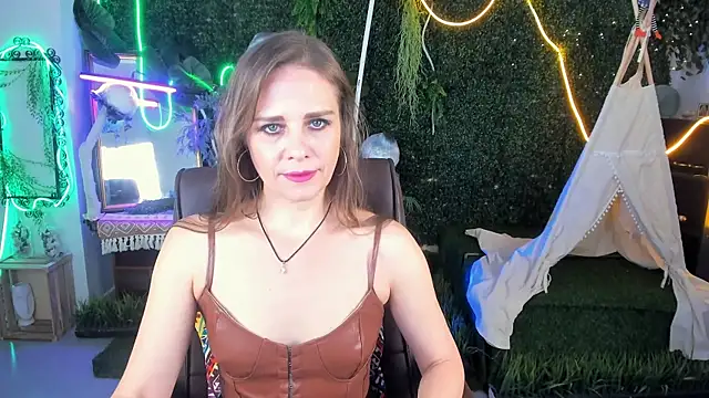 EmiliaBedy online show from 11-10-25, 05:12